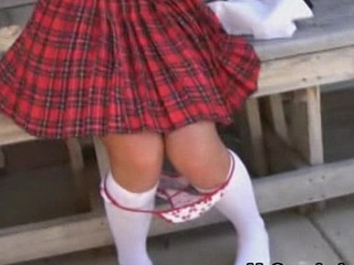 Schoolgirl deepthroats on sugar-plum in her uniform